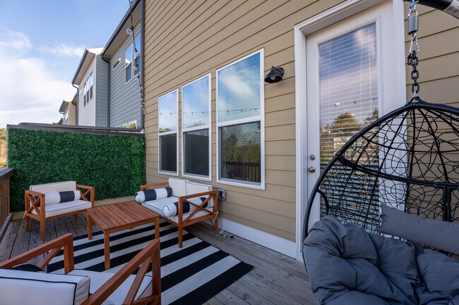 Foto del edificio - 2146 Colvin Ct NW