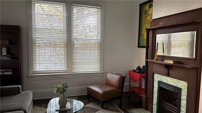 Building Photo - 194 Hendrix Ave SW