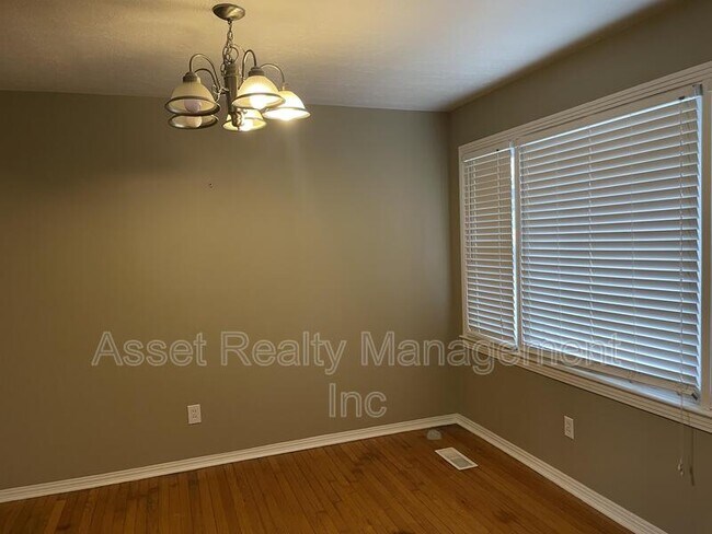 Foto del edificio - 5707 Scenic Ridge Rd