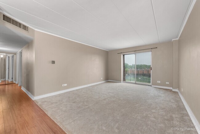 Foto del edificio - 300 S Roselle Rd
