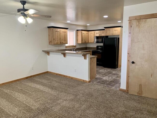 Building Photo - 1037 Enterprise Dr
