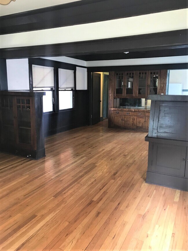 Foto del edificio - 428 E 8th St