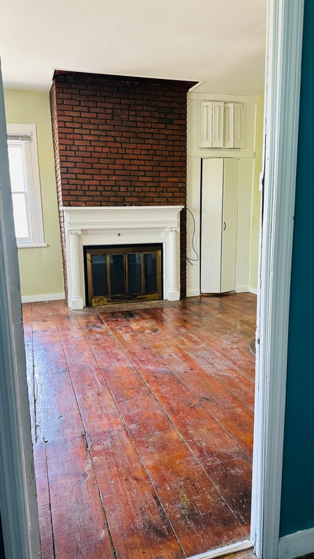 Building Photo - 107 S River St