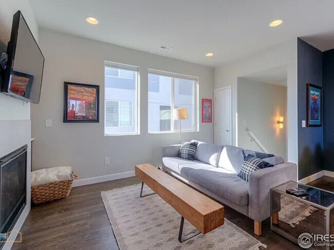 Foto del edificio - 2038 High St