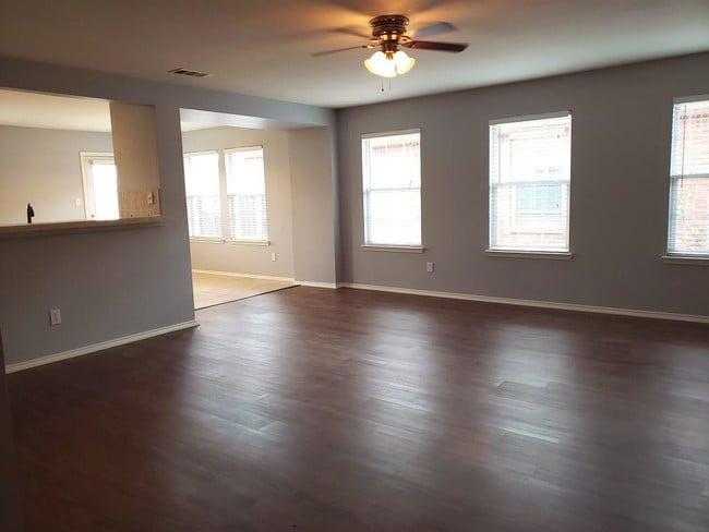 Foto del edificio - 3465 Hidden Canyon Rd