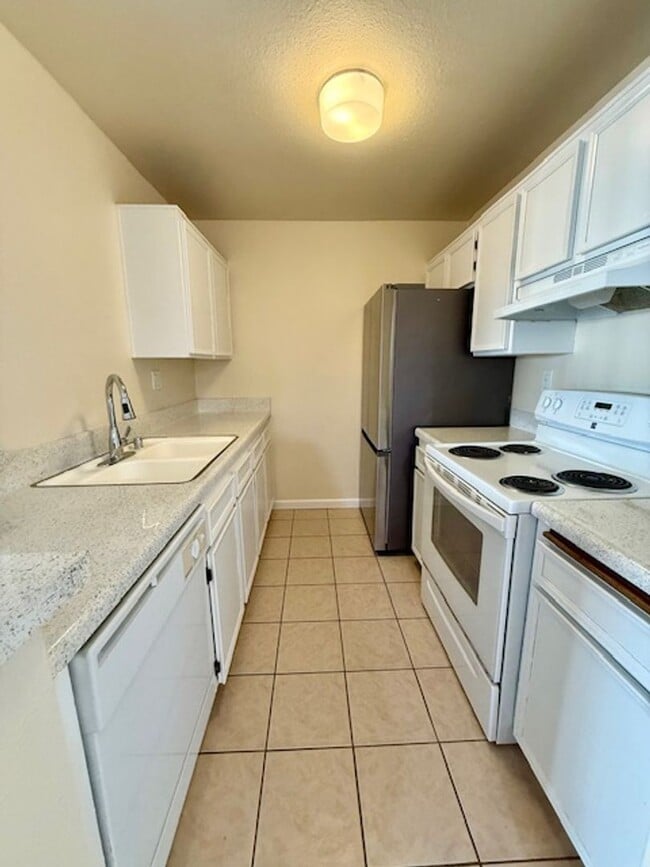 Foto del edificio - Lovely Mission Valley condo