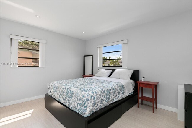 Foto del edificio - 9981 SW 13th Ter