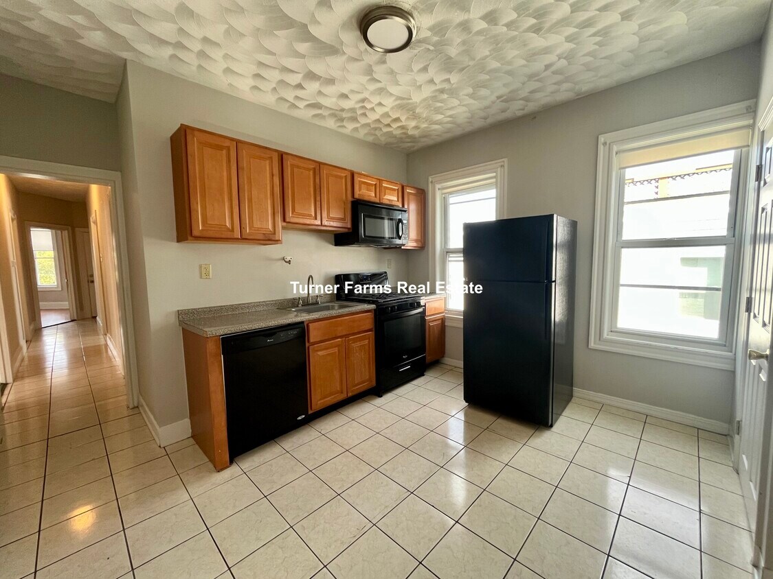 Foto principal - 157 E Cottage St