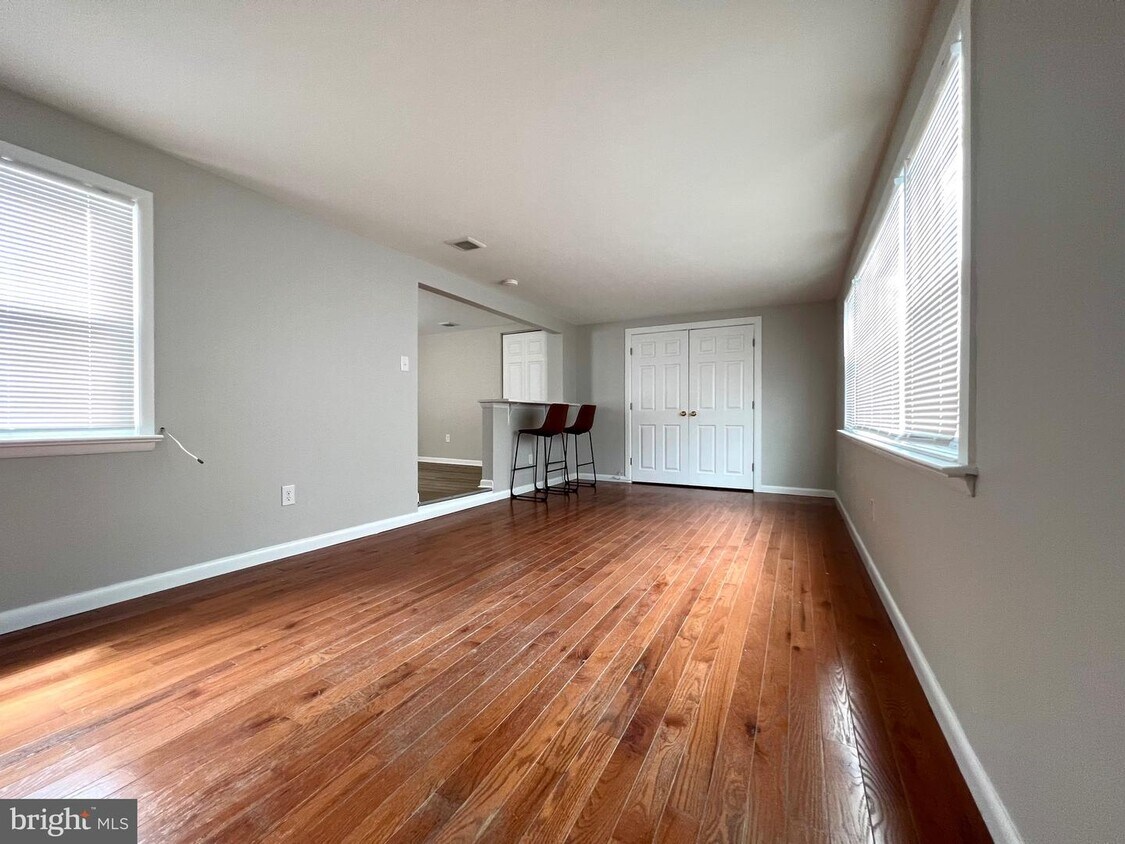 Foto principal - 328 S Main St