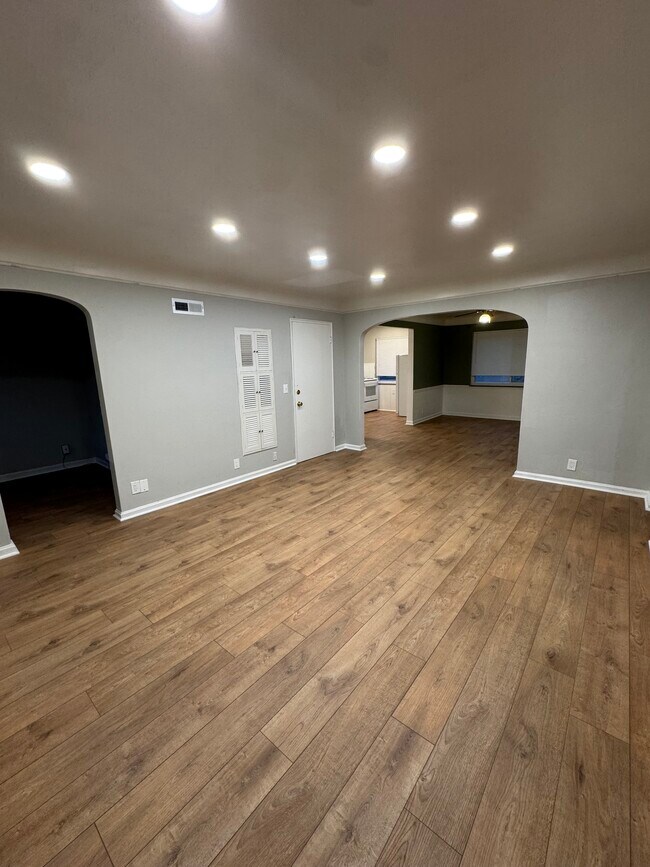 Sala de estar - 6803 Plainfield Rd