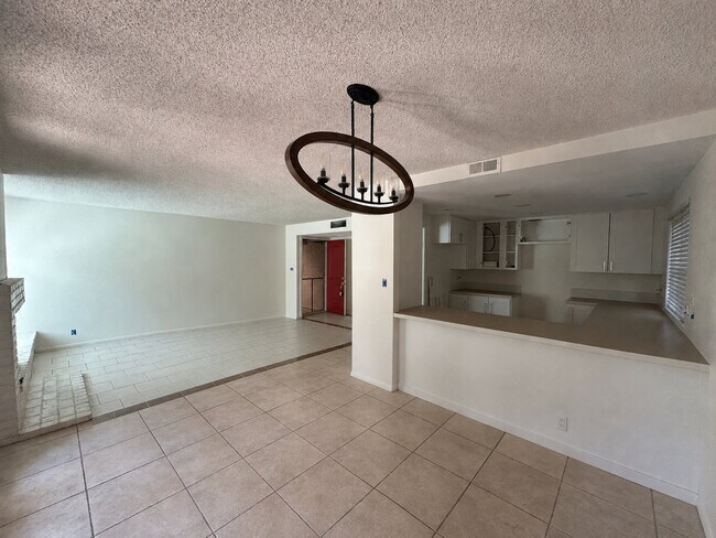 Foto del edificio - 5893 Mt Alifan Dr