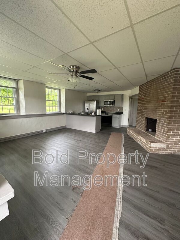 Building Photo - 671 Rexmont Rd