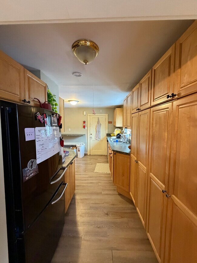 Foto del edificio - 229 Corey Rd