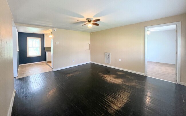 Foto del edificio - 629 Duffy Rd