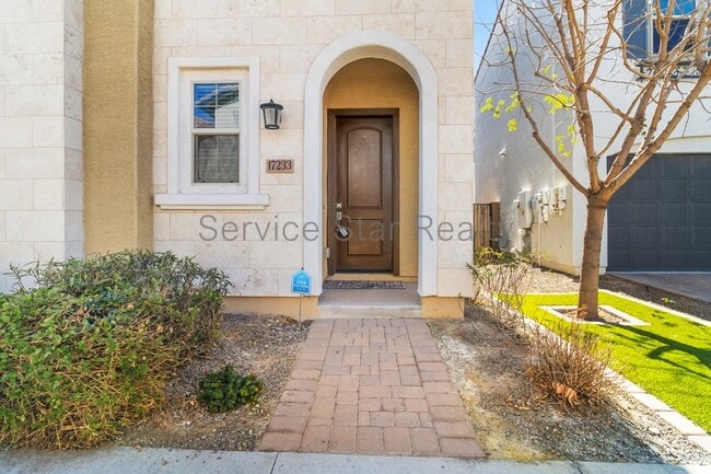 Building Photo - 17233 N 9th Pl