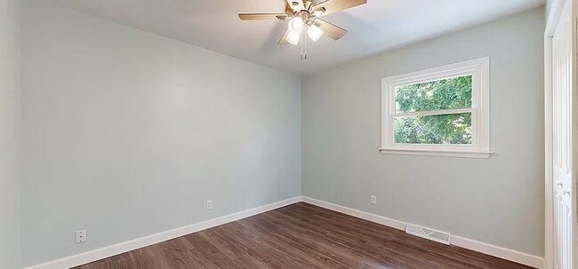 Building Photo - 103 Cherry St