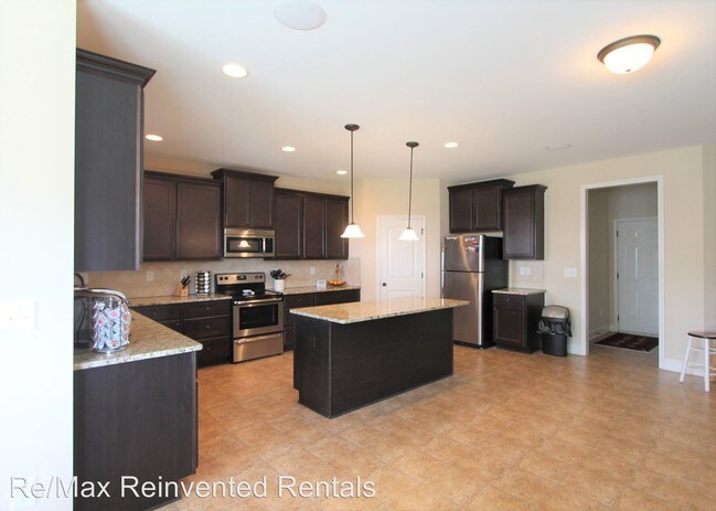 Building Photo - 5 br, 4 bath House - 1403 Calumet Dr.