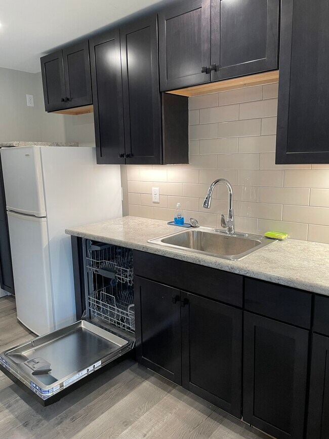 Building Photo - 138 Magic Cir