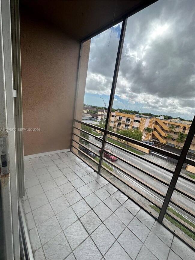 Foto del edificio - 4670 W 13th Ln
