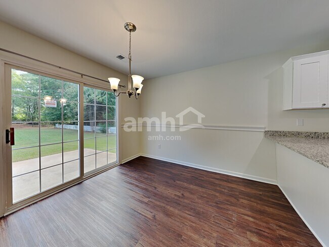 Foto del edificio - 105 St James Ct
