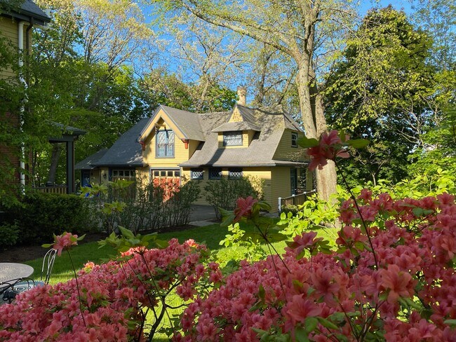 Foto del edificio - 50 Edgehill Rd