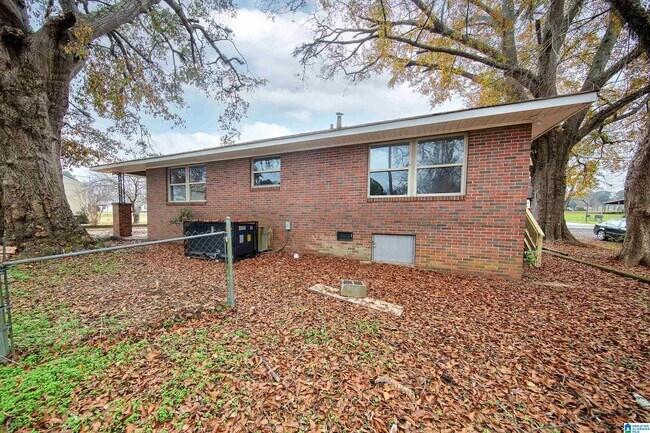 Foto del edificio - 6051 Willow Cir