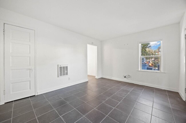 Foto del edificio - 1816 Carleton St