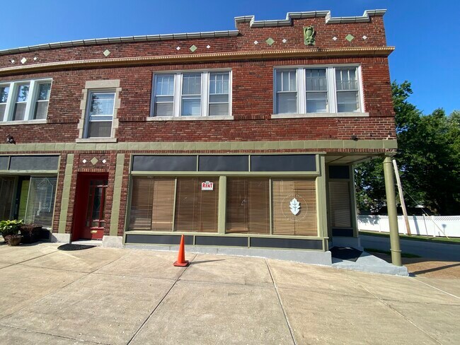Building Photo - 6136 Southwest Ave