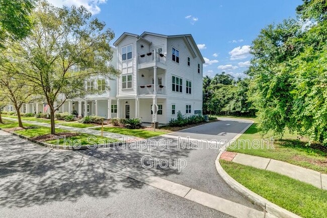 Building Photo - 123 Sabal Ct