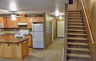 Building Photo - 446 S Corinne Dr