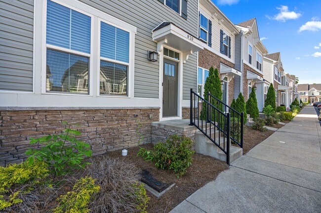 Foto del edificio - 4316 Summercrest Blvd