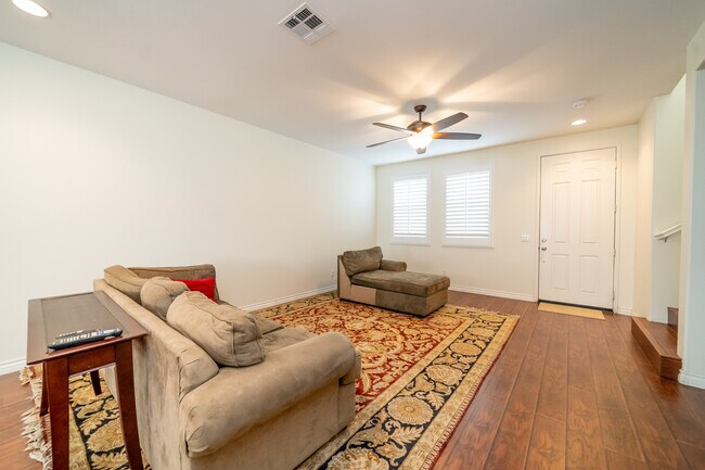 Foto del edificio - 8022 City View Pl