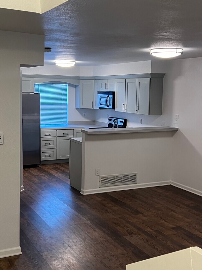 Building Photo - 1920 S Hannibal St