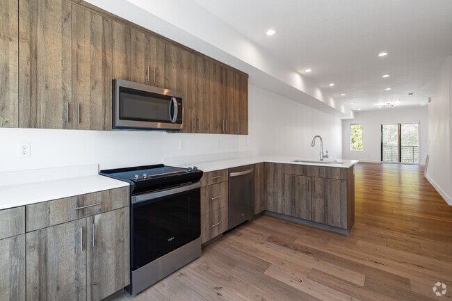 2BR, 2.5BA - 1,680SF - Kitchen/Dining Room - 23 Views Townhome