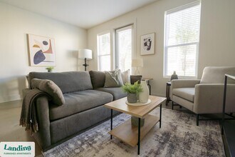 Building Photo - 404 W 26th St