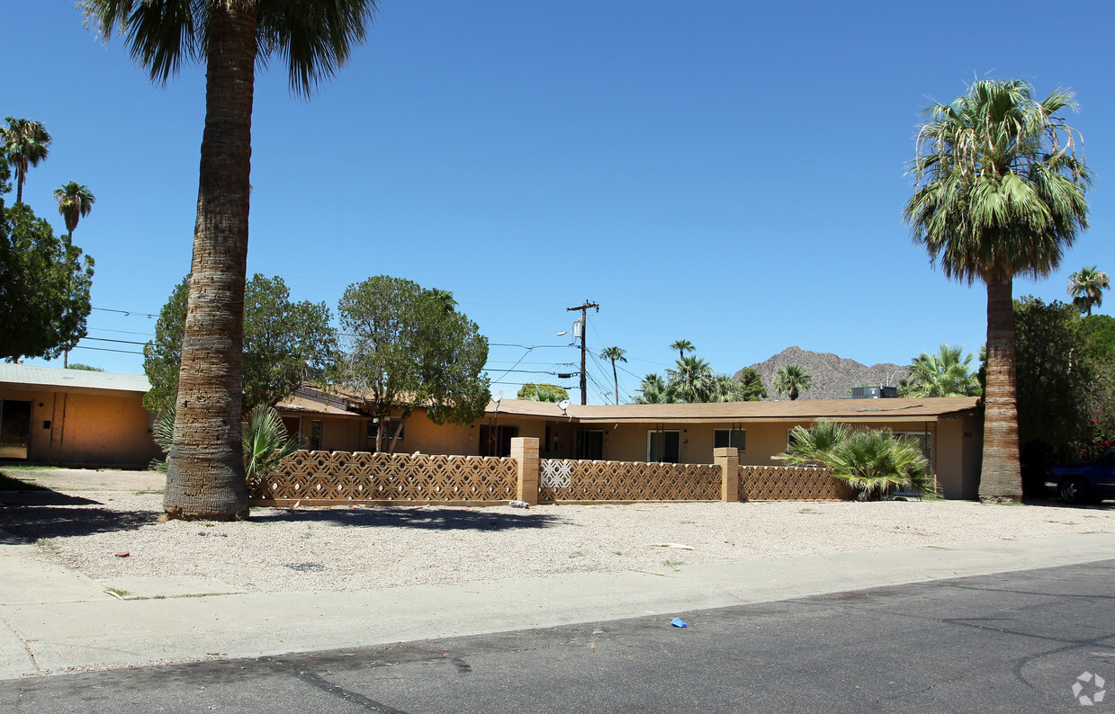 Primary Photo - 3326-3332 N 66th Pl