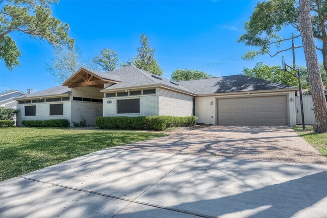Foto del edificio - 3019 Stoney Brook Dr
