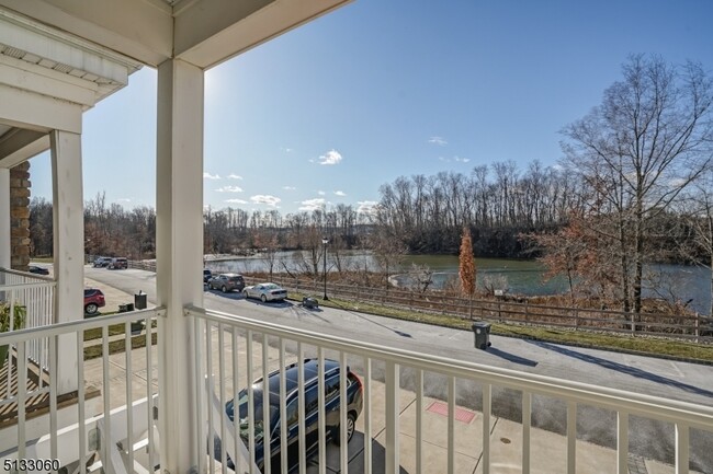 Building Photo - 508 Waterview Ct