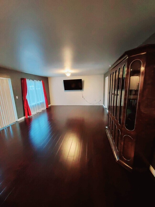 Foto del edificio - 3623 E R St