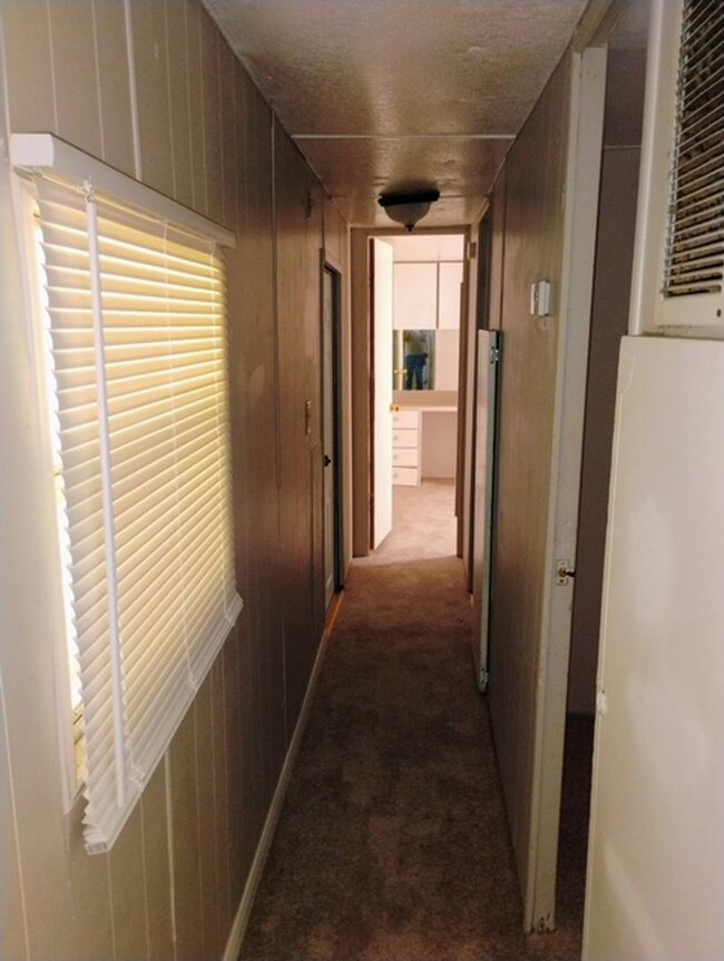 Building Photo - 2 Bedroom 1 Bath home for rent in Granbury...