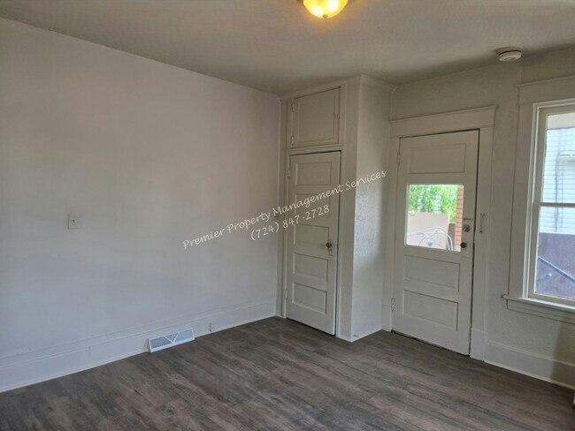 Foto del edificio - 331 W North St