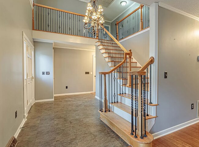 Stairway at the entrance inside - 121 Chipwood Ln