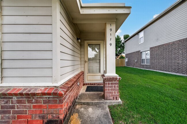 Building Photo - 19119 Yaupon Ranch Dr