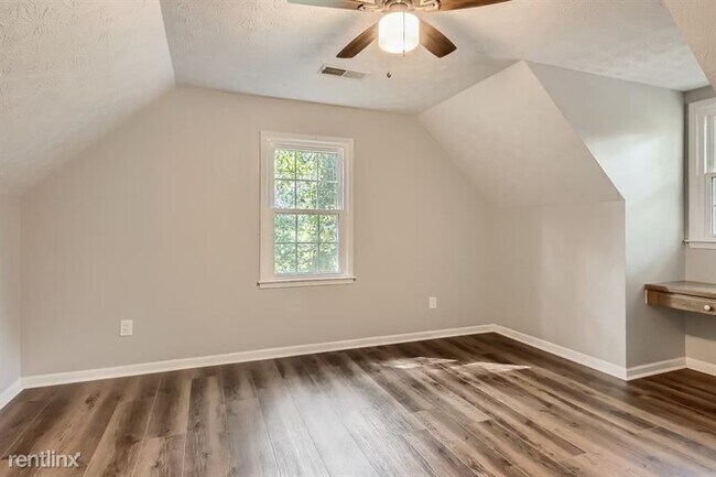 Building Photo - 3 br, 2 bath House - 611 Alma Court UNIT