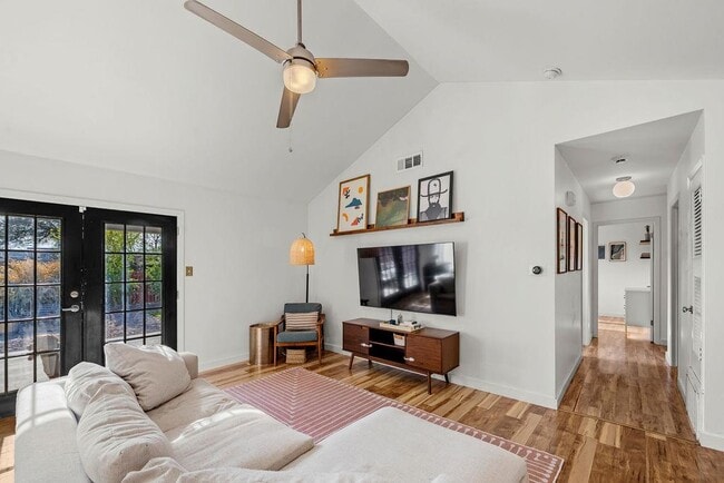 Building Photo - 6803 Castlekeep Way