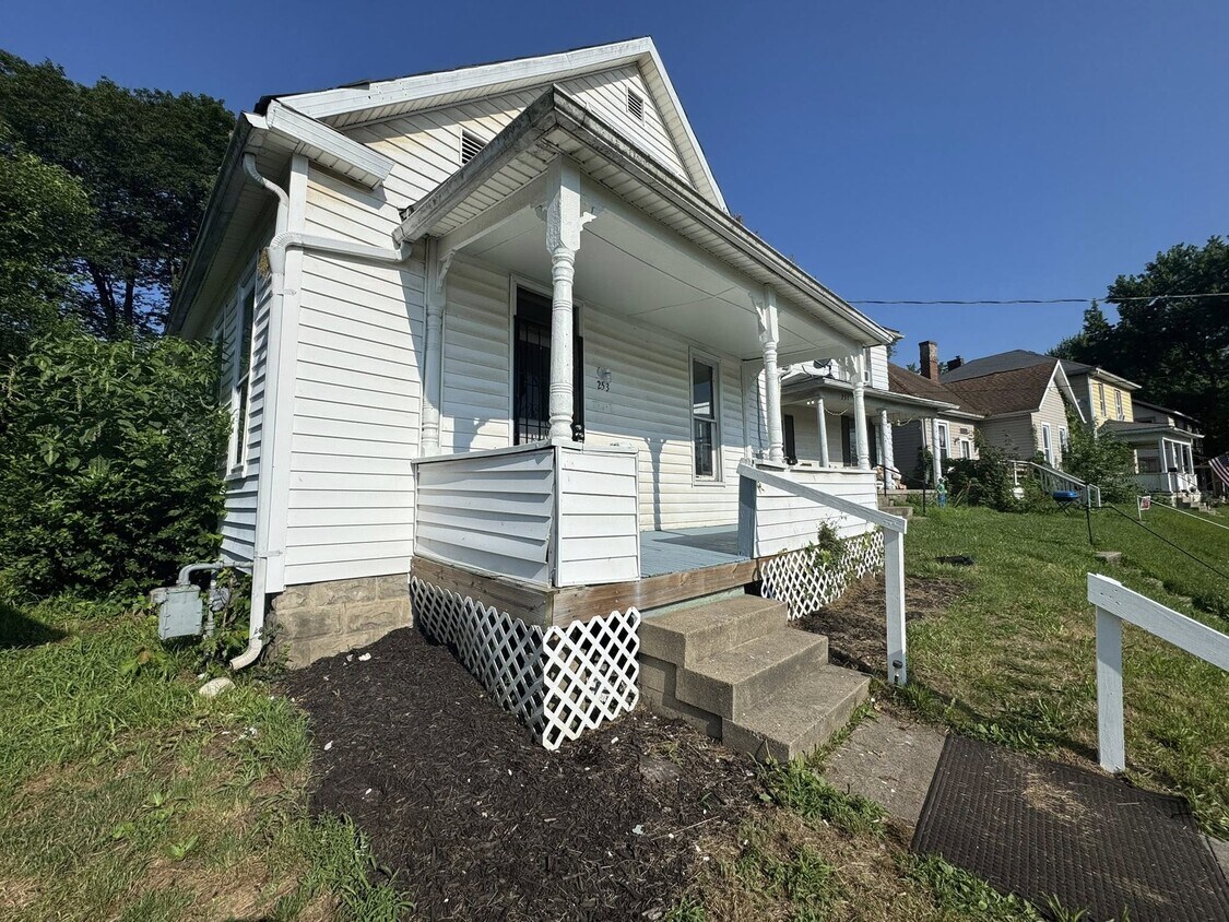 Foto principal - 253 Corwin Ave
