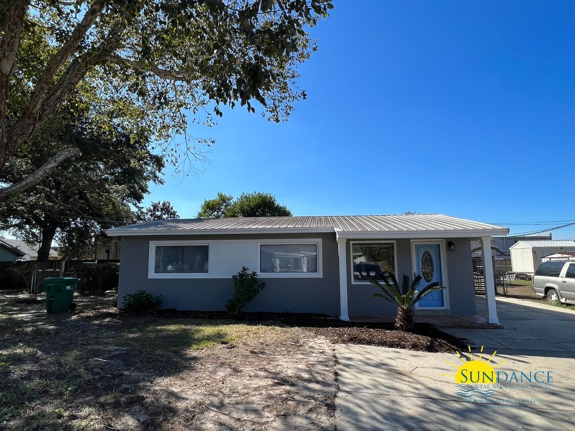 Primary Photo - Welcome to this newly renovated 4 bedroom ...
