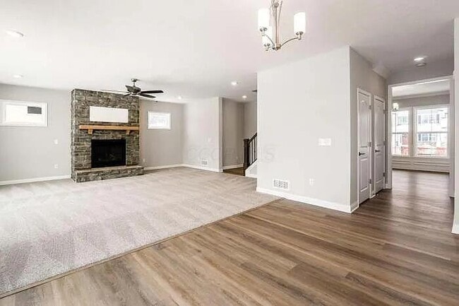 Building Photo - 8739 Cedar Brook St