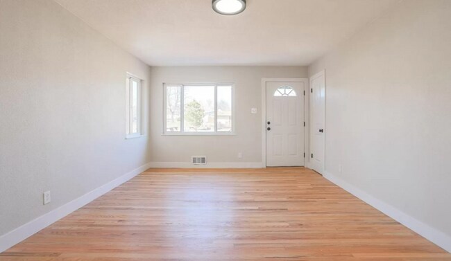 Building Photo - 2530 Cottonwood Drive