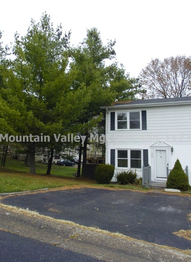 Primary Photo - 188 Logan Ln